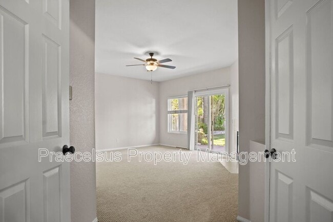 Building Photo - 500 Zinfandel Terrace