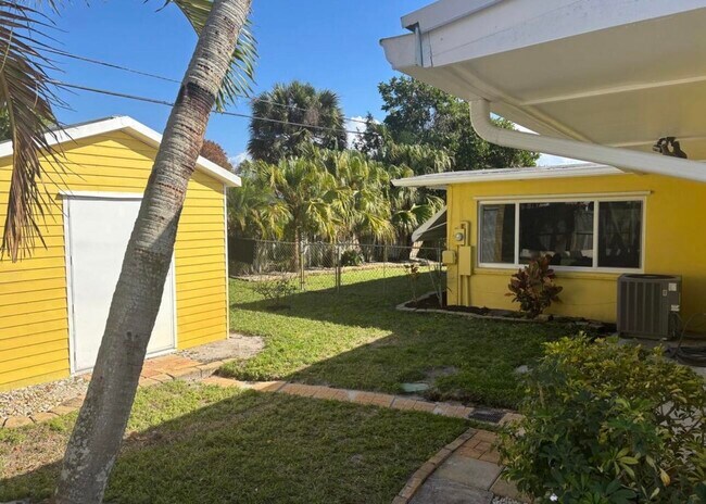 Building Photo - 3393 NE Sandra Dr