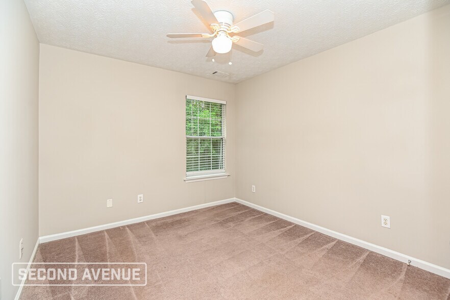 Building Photo - 5031 Wesleyan Dr