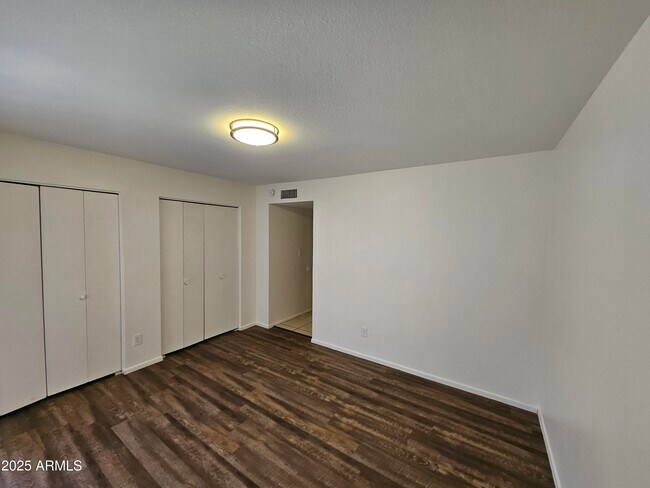 Building Photo - 1221 E Harmony Cir