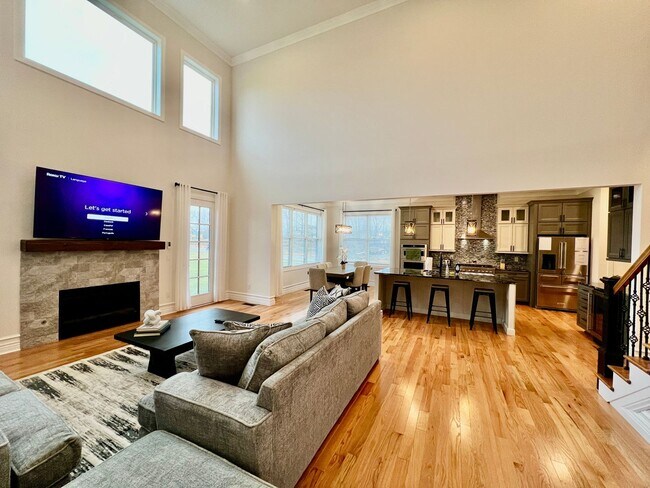 Building Photo - NEW, big, beautiful, Executive Home Liberty Twp