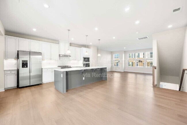 Building Photo - 9769 Oaklawn Blvd NW