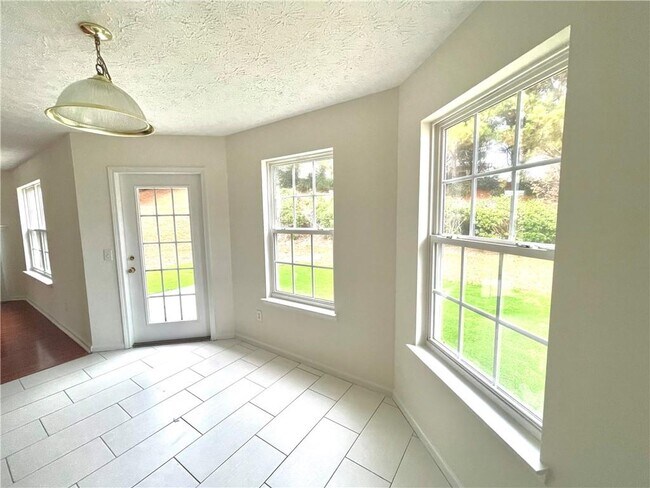 Building Photo - 1700 Ivey Pointe Ct