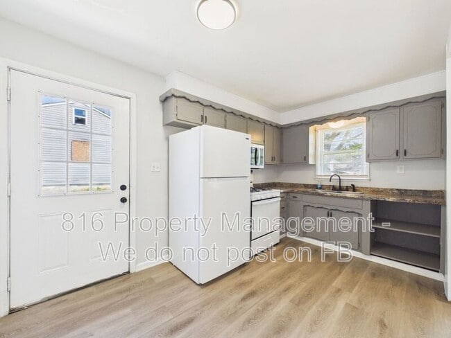 Building Photo - 10323 East 20th St S