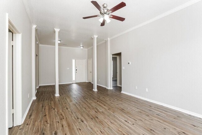 Building Photo - 6422 Garden Canyon Dr