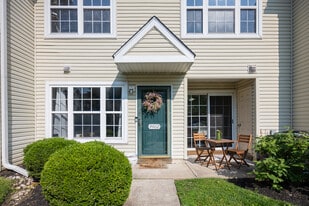 Building Photo - 4402 Vesper Cir