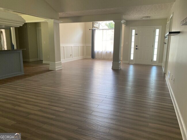 Building Photo - 900 Harbins View Dr