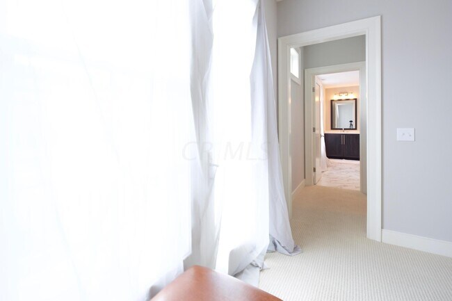 Building Photo - 84 N 6th St