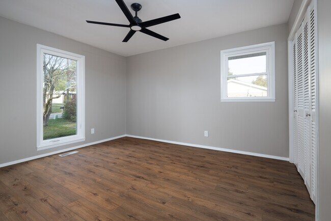Building Photo - 1002 Woodbine Rd