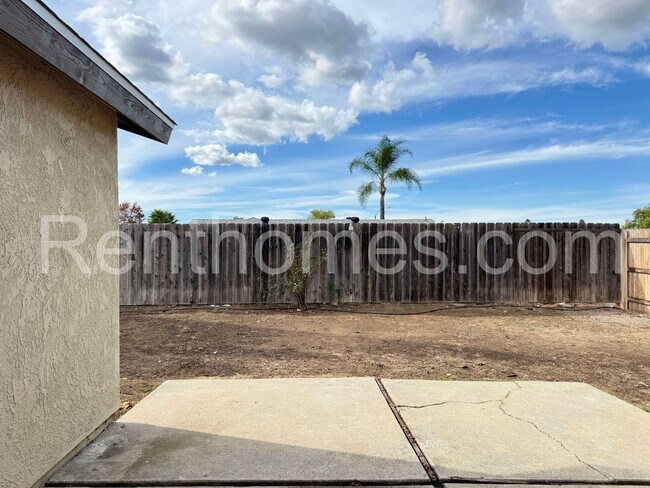 Building Photo - 10946 Decatur Rd