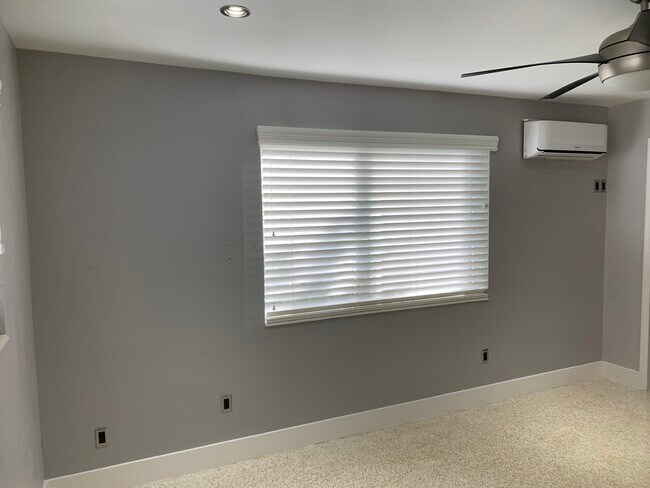 Building Photo - 10790 SW 88th Ave