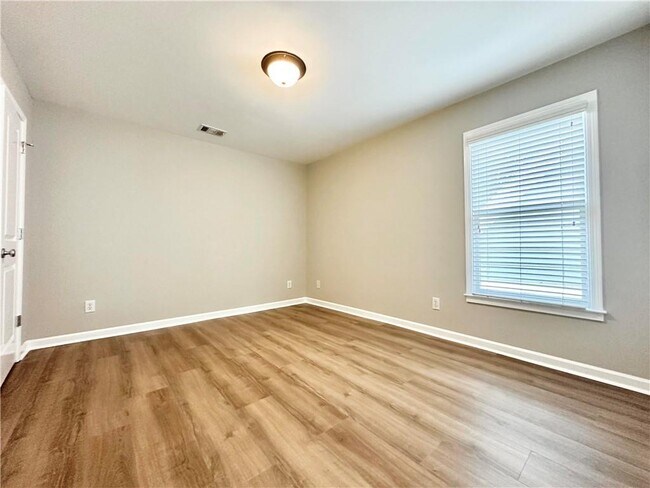Building Photo - 1541 Gilstrap Ln NW