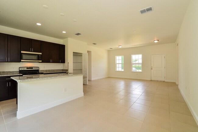 Building Photo - 15862 SW 27th Avenue Rd, Ocala, FL