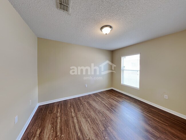 Building Photo - 2768 Whispering Trails Dr