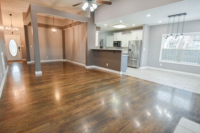 Building Photo - Pet Friendly Four Bedroom!
