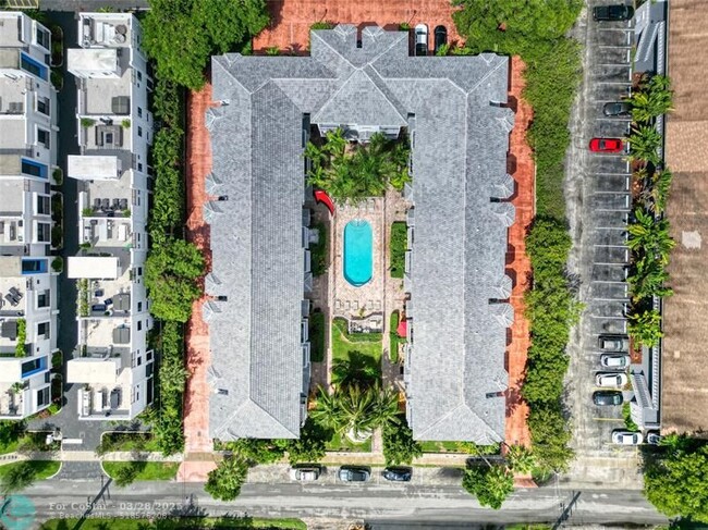 Building Photo - 2725 NE 8th Ave