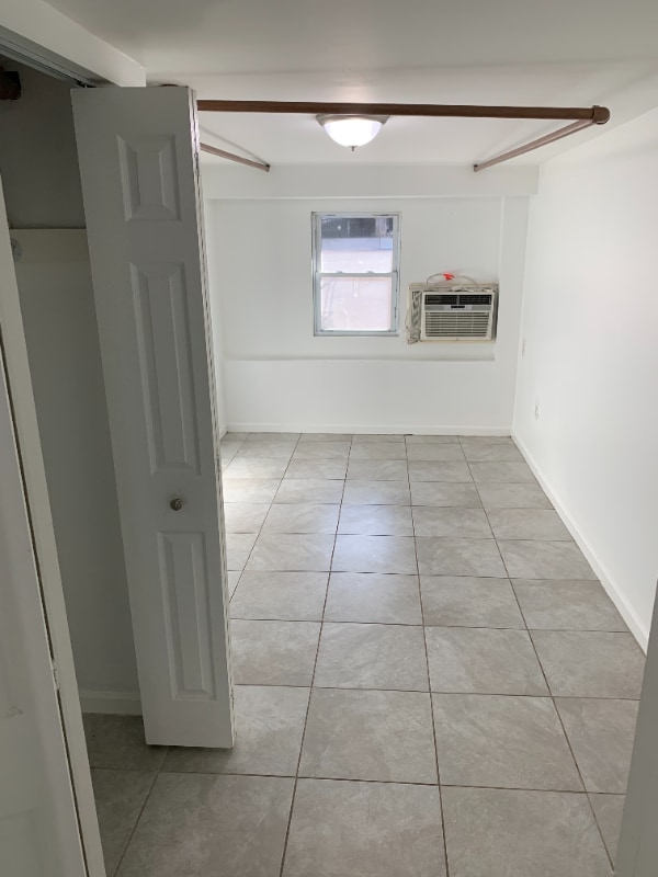 Building Photo - 1533 Isherwood St NE