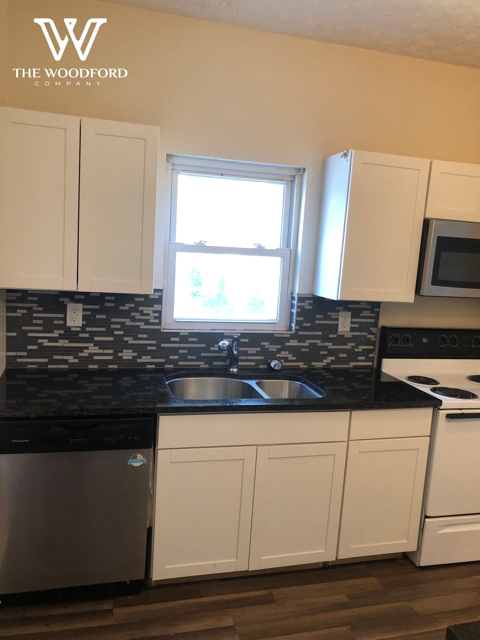 Building Photo - 1641 Summit Street