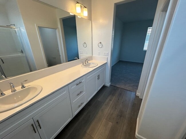 Building Photo - Brand New Home