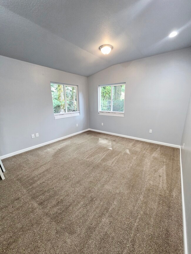 Building Photo - 62464 E Brightwood Loop Rd
