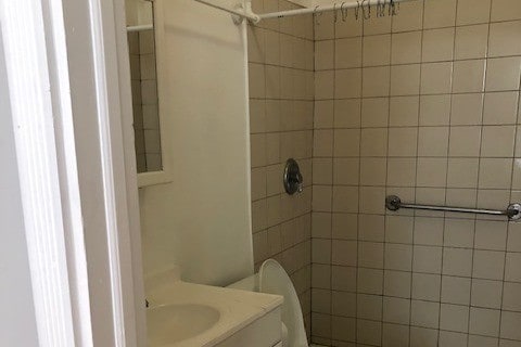 Bathroom - 1740 N Spaulding Ave