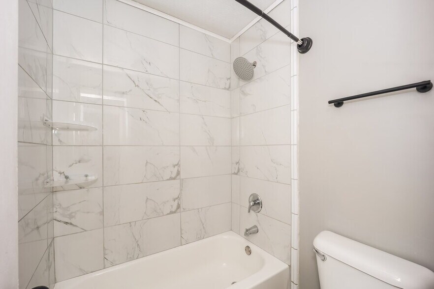 Building Photo - 7671 Antebellum Ln