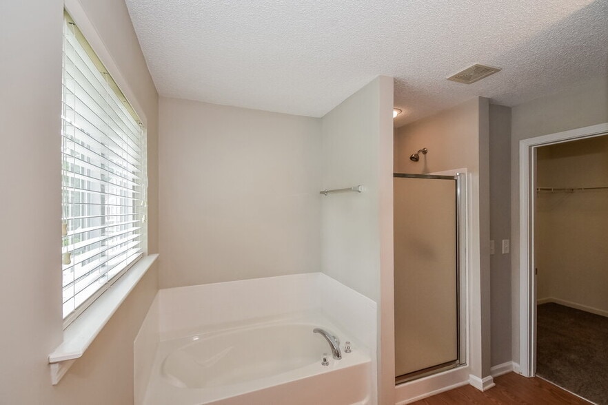 Building Photo - 57 Darbys Run Ct