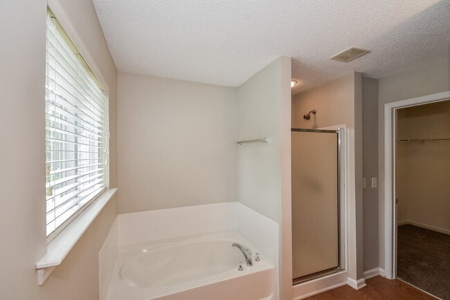 Building Photo - 57 Darbys Run Ct