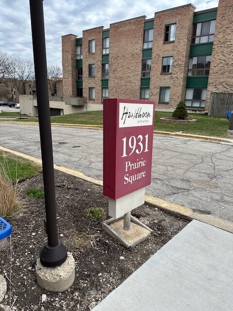 Building Photo - 1931 Prairie Square