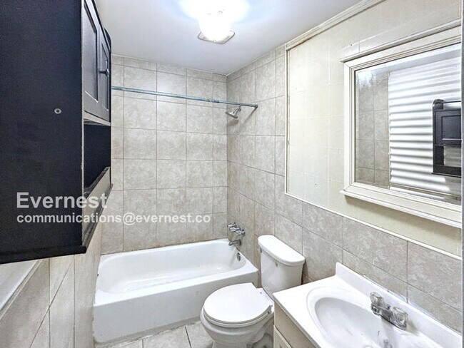 Building Photo - 3316 Park Ave SW