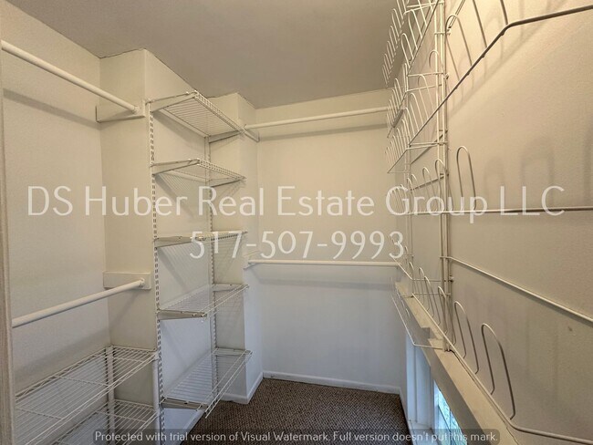 Building Photo - 526 W Hillsdale St
