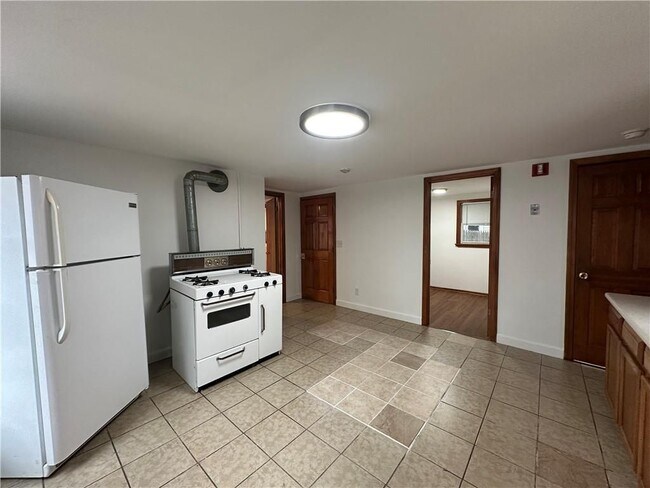 Building Photo - 177 Boyden St