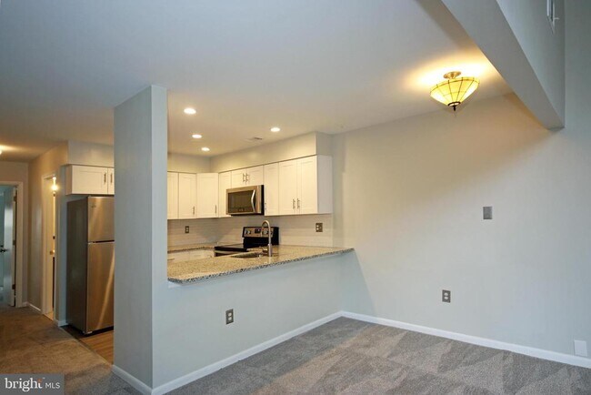 Building Photo - 3801 Ski Lodge Dr