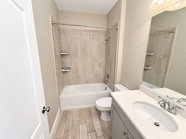 Building Photo - 5418 Silver Sun Dr