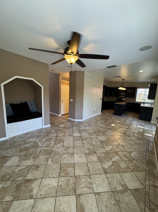Building Photo - Gorgeous 3 Bedroom, 2 1/2 Bathroom Home in Perfect Brentwood Location