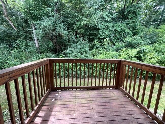 Building Photo - 3-Bedroom Townhome