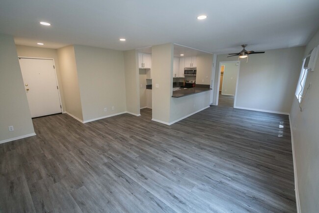 Interior Photo - 2039 North Las Palmas Ave