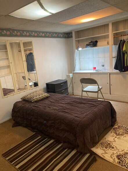 Twin, mirror wall, multipurpose clothing unit - 764 Lenore Ln