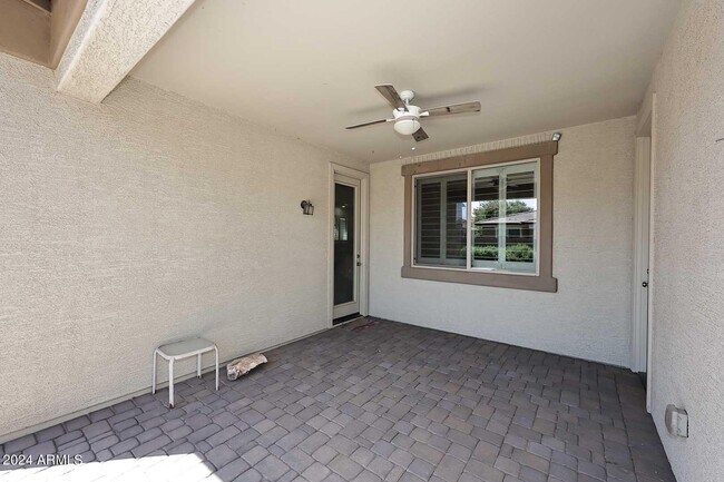 Building Photo - 3841 E Palo Verde St