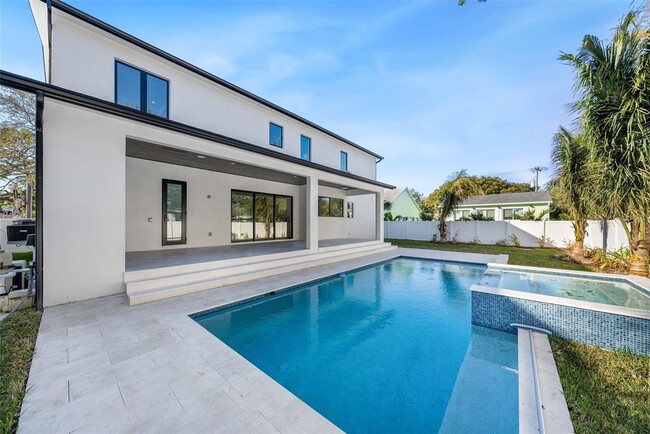 Building Photo - 2106 S Cortez Ave