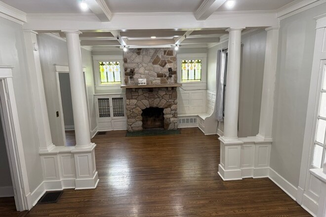 Living Room - 122 N Evergreen St