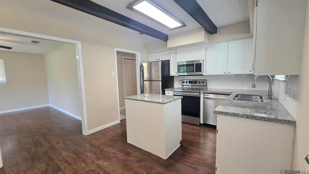 Building Photo - 1047 Arcadia Dr