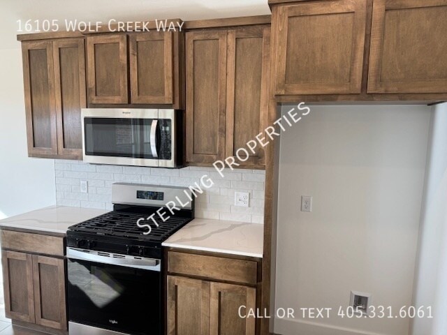 Building Photo - 16105 Wolf Creek Way