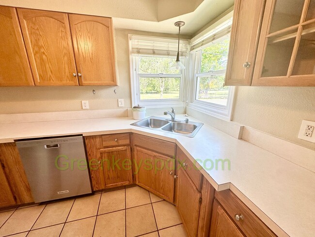 Building Photo - Huge 4 Bedroom 2 Bath House across from Ro...