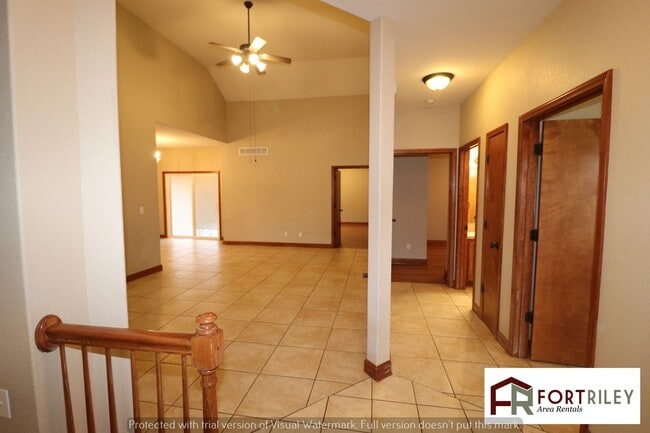 Building Photo - Gorgeous Home for Rent!