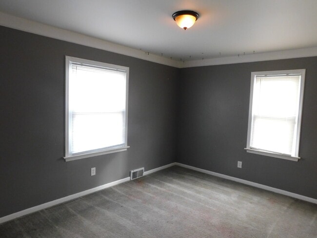 Building Photo - Move In Ready Ranch