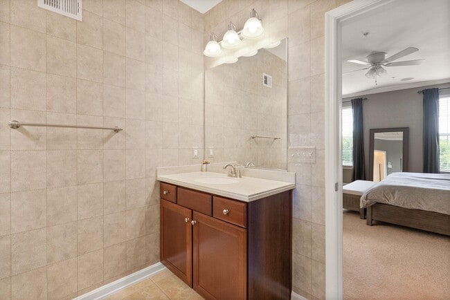 Building Photo - 9502 Lee Ct