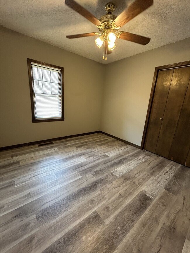 Building Photo - Very Nice 2BR/1BA House - Quiet Neighborhood