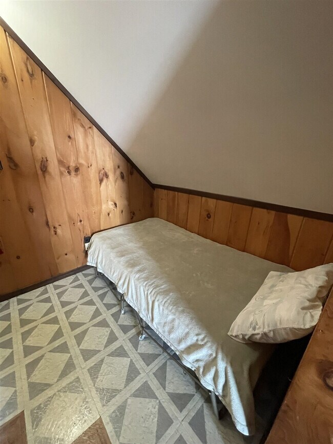 Building Photo - 773 Sebago Rd