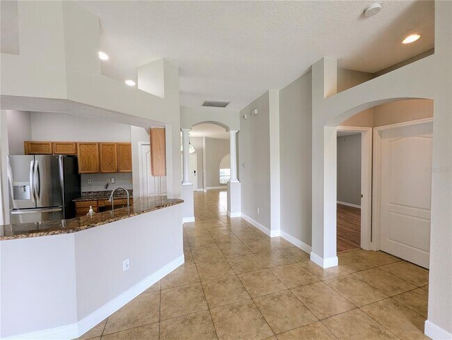 Building Photo - 15524 Lake Bella Vista Dr